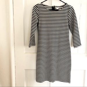 🌞 (3/$25) Old Navy striped dress
